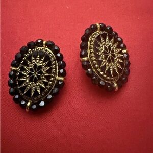 Vintage Stunning Black and Gold Clip on Earrings
